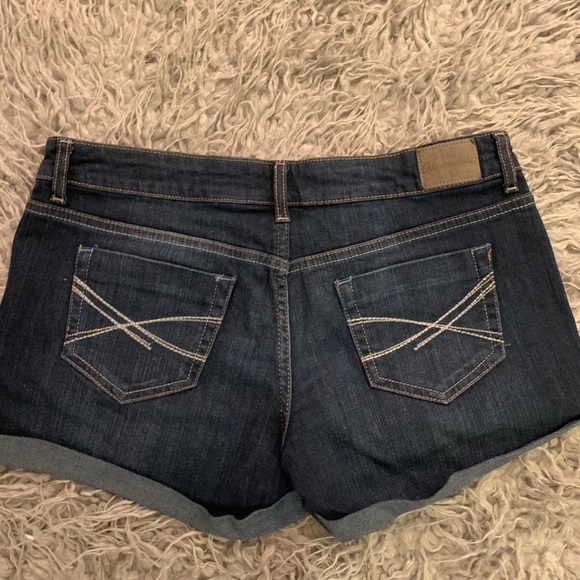 Dark rinse Aero shorts - Picture 3 of 3